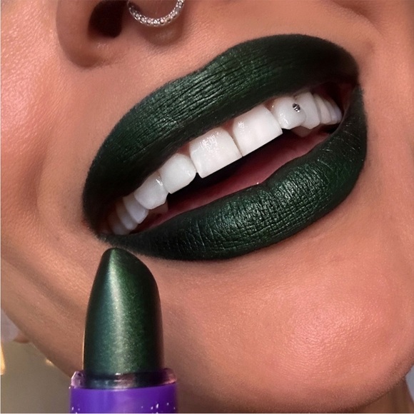 Melt Cosmetics Christmas Town Full Collection - Picture 5 of 11